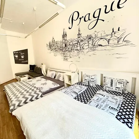 Fantastic In The Center * Praga