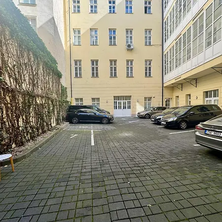 Fantastic In The Center Apartmán
