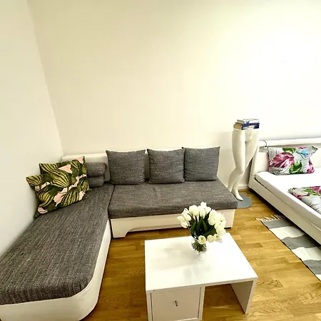 Fantastic In The Center Praga